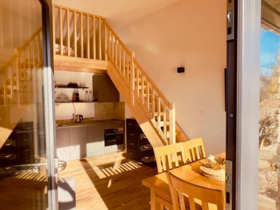 Chic Small New Apartment Up To 4 People, Pets Allowed 朗斯 外观 照片