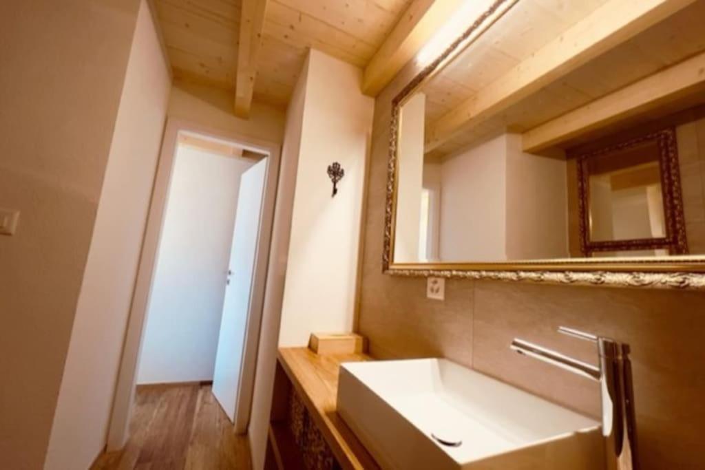 Chic Small New Apartment Up To 4 People, Pets Allowed 朗斯 外观 照片