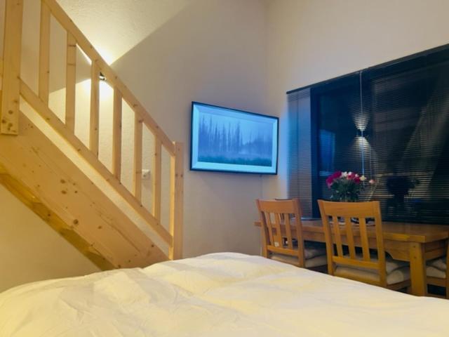 Chic Small New Apartment Up To 4 People, Pets Allowed 朗斯 外观 照片